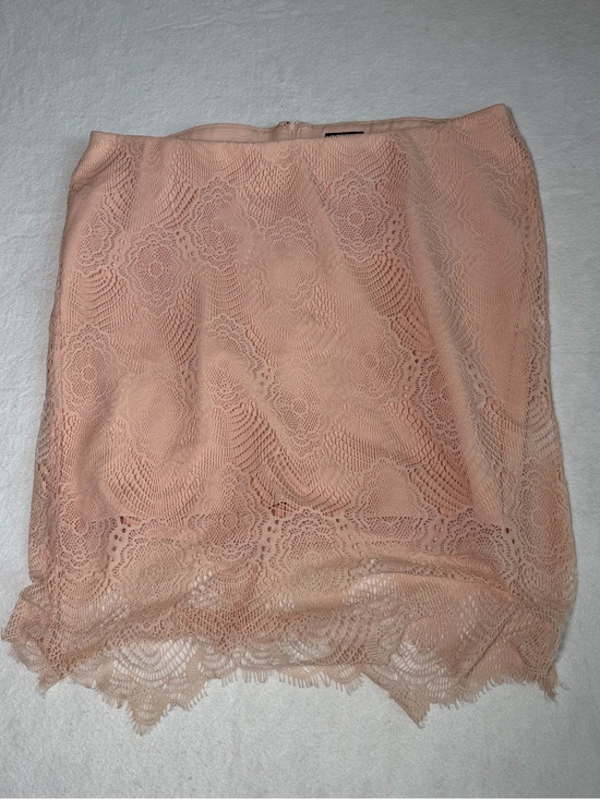 torrid Dresses & Skirts - torrid Size 3 Blush Lace Mini Skirt 3X Lace Overlay Lined Pencil